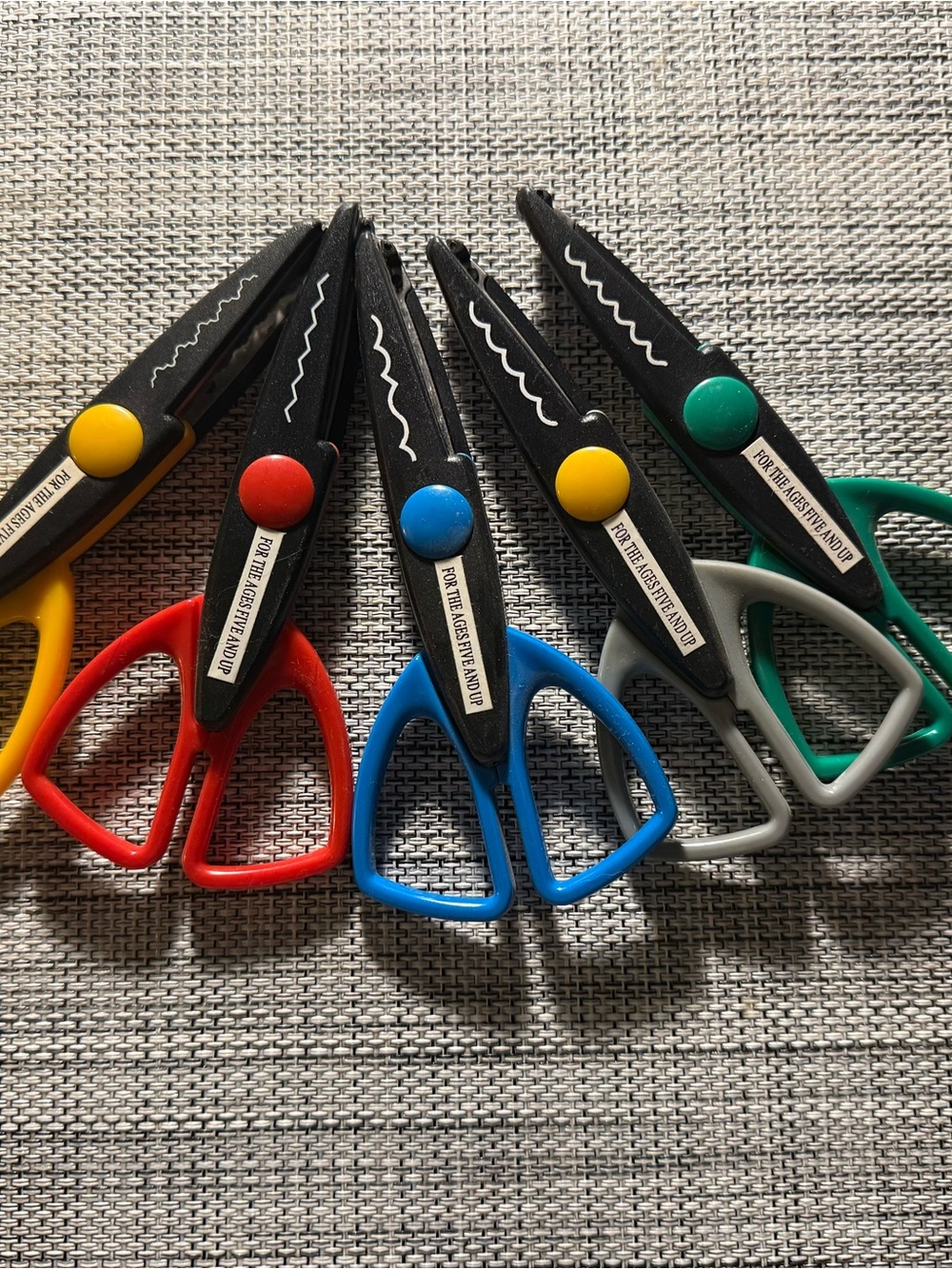 Decorative Edge Craft Scissors Set - Red, Blue, Green, Yellow, Gray